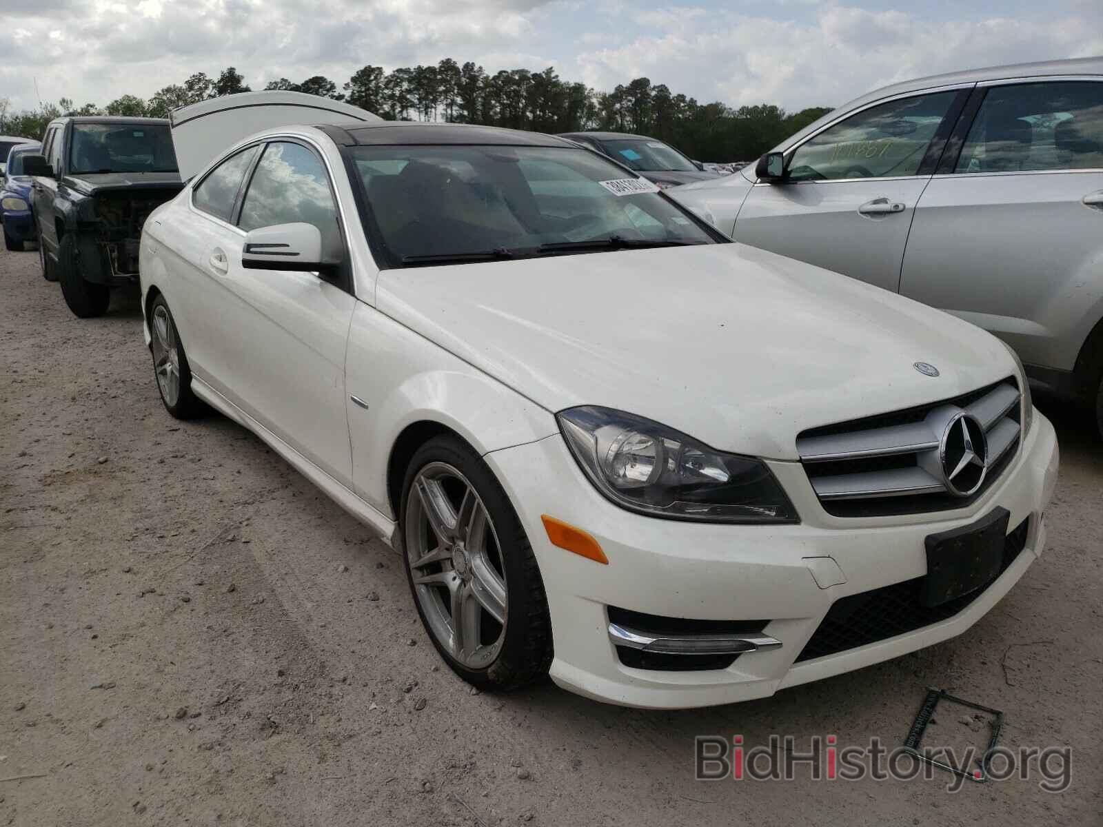 Photo WDDGJ4HB9CF815295 - MERCEDES-BENZ C CLASS 2012