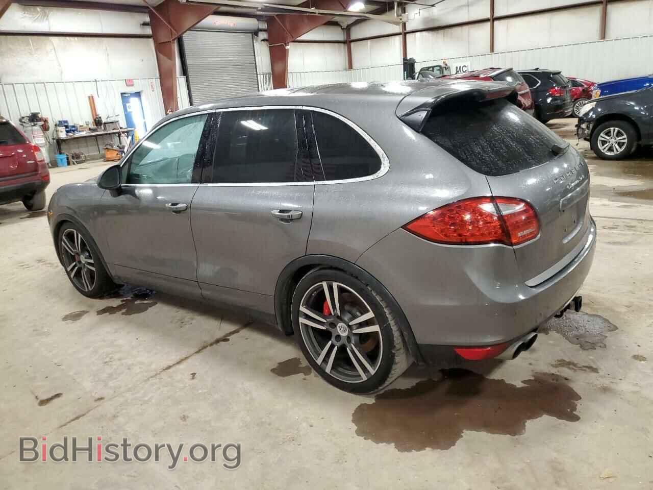 2011 PORSCHE CAYENNE - VIN: WP1AC2A26BLA81304 - Фото 2
