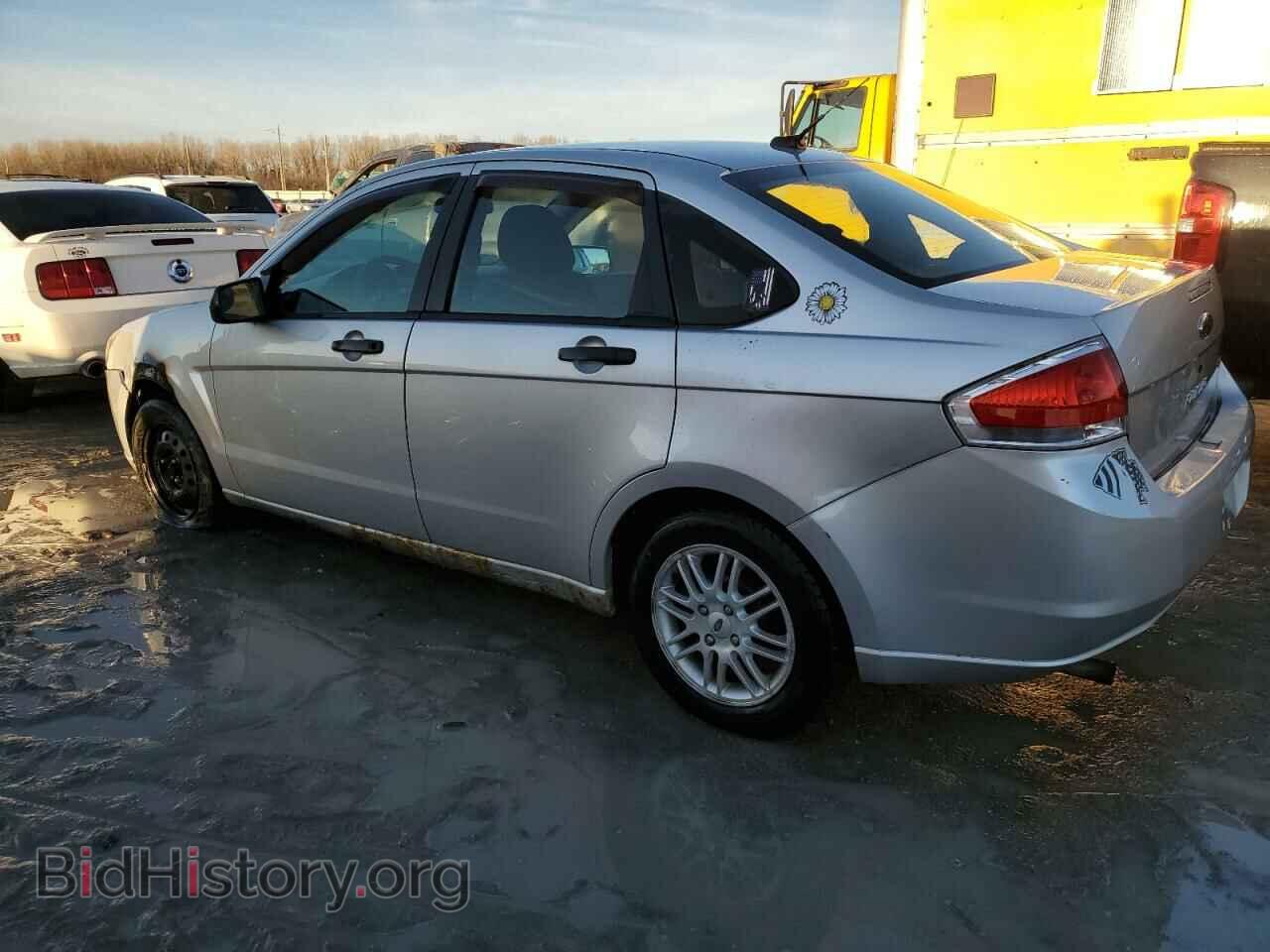 2009 FORD FOCUS - VIN: 1FAHP35N19W243370 - Фото 2