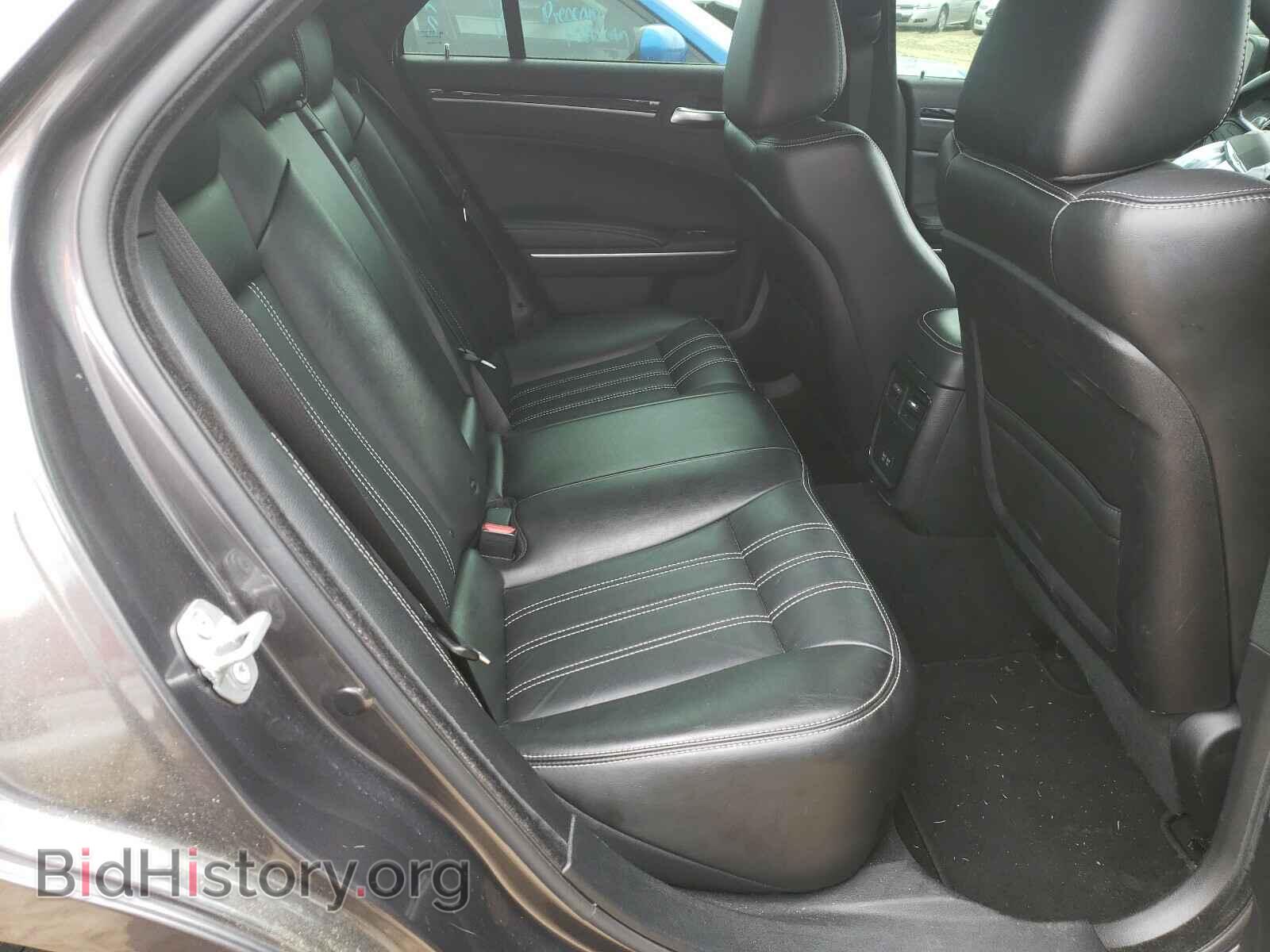 2019 CHRYSLER 300 - VIN: 2C3CCABG4KH686700 - Фото 6