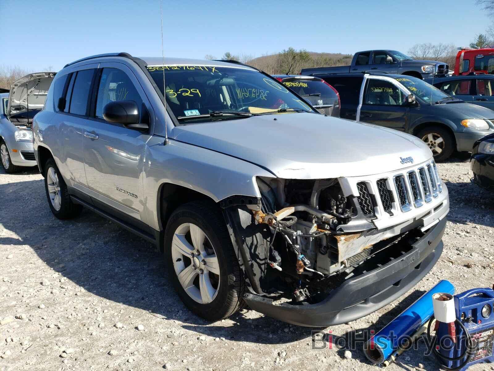 Photo 1J4NF1FB6BD201782 - JEEP COMPASS 2011