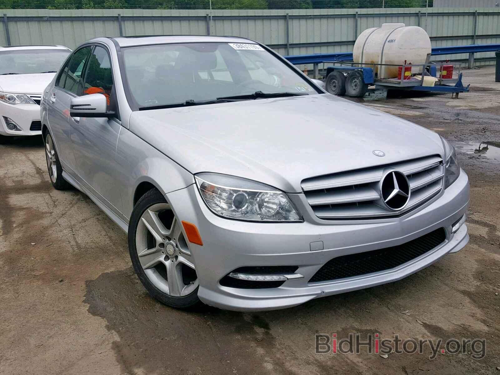 Photo WDDGF8BB8BF536999 - MERCEDES-BENZ C CLASS 2011