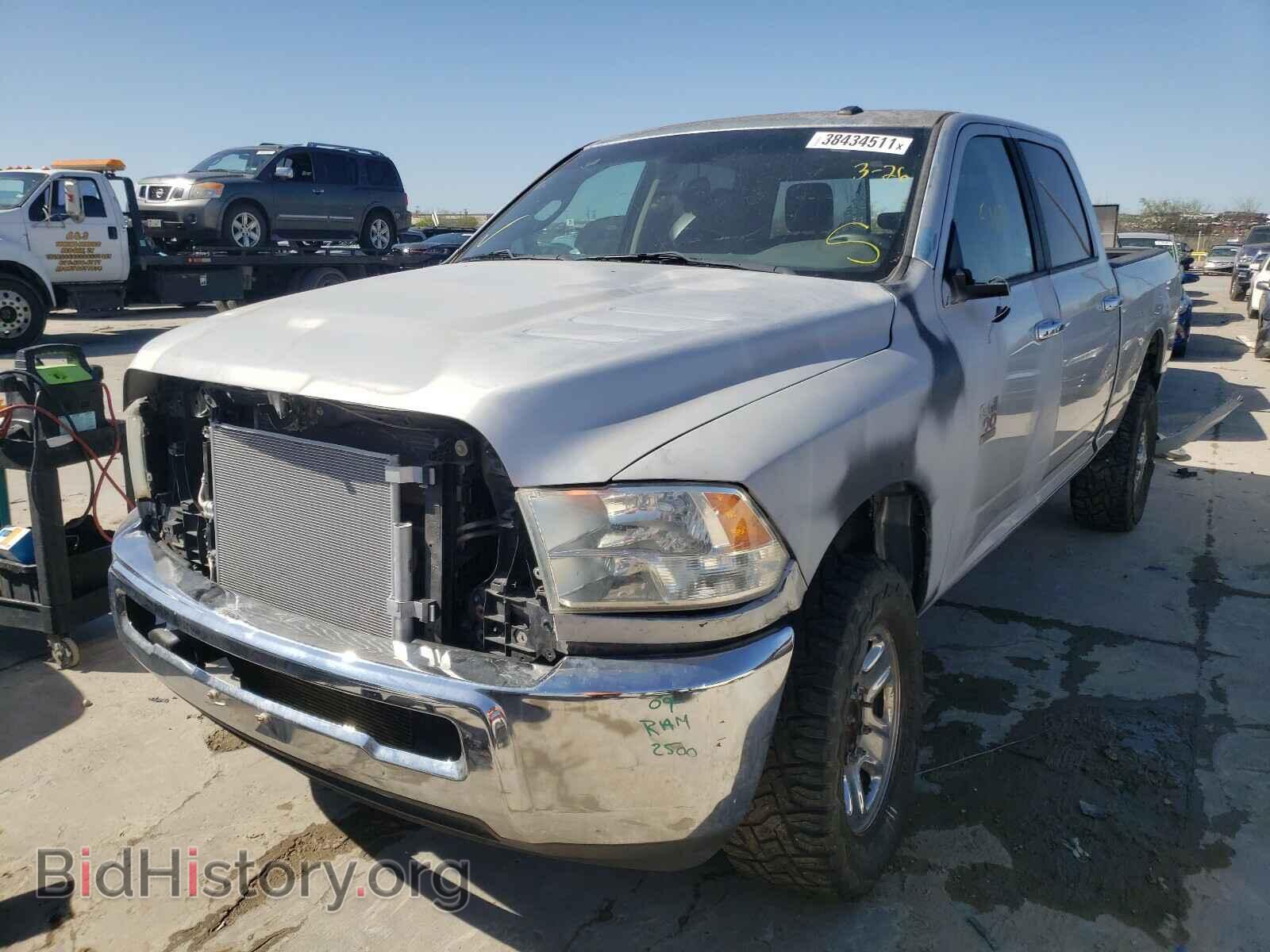 2015 RAM 2500 - VIN: 3C6UR5DL2FG691651 - Фото 2