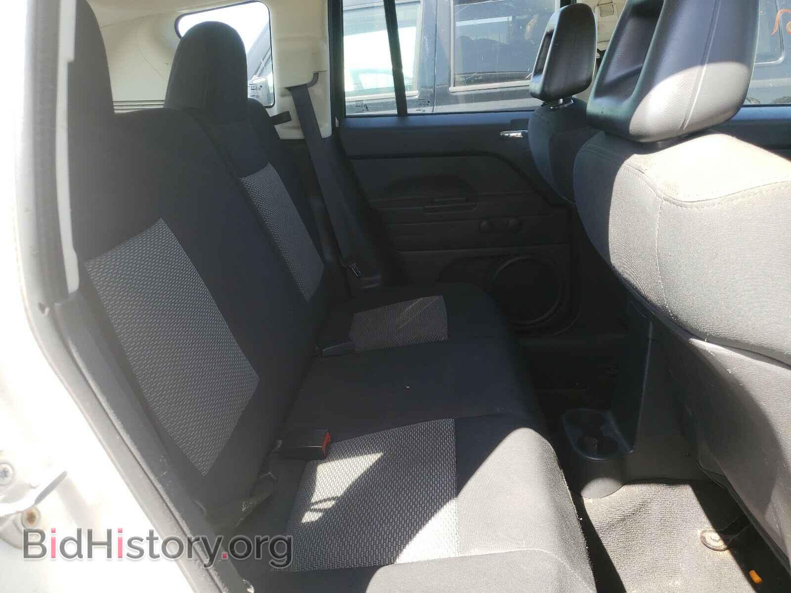 2008 JEEP COMPASS - VIN: 1J8FT47038D727693 - Photo 6