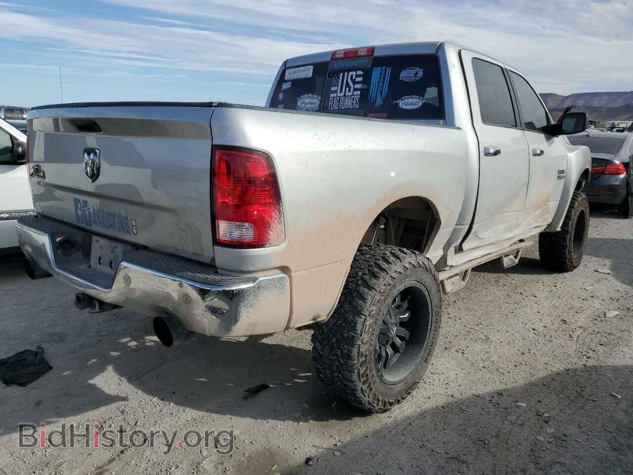 2017 RAM 1500 - VIN: 3C6RR6LT3HG582339 - Фото 3