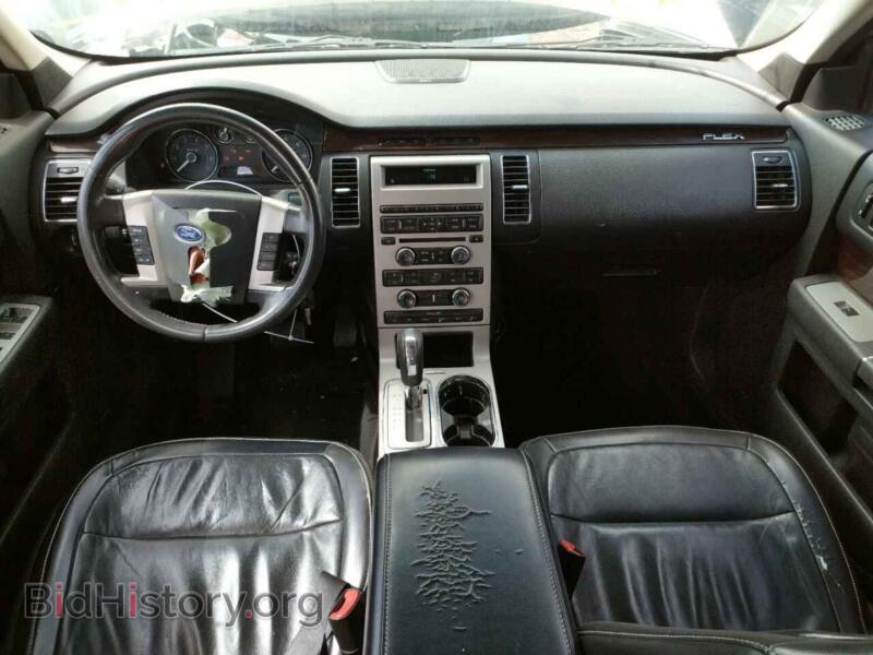 2011 Ford FLEX (VIN 2FMGK5CC6BBD30976) — photo 8 of 13