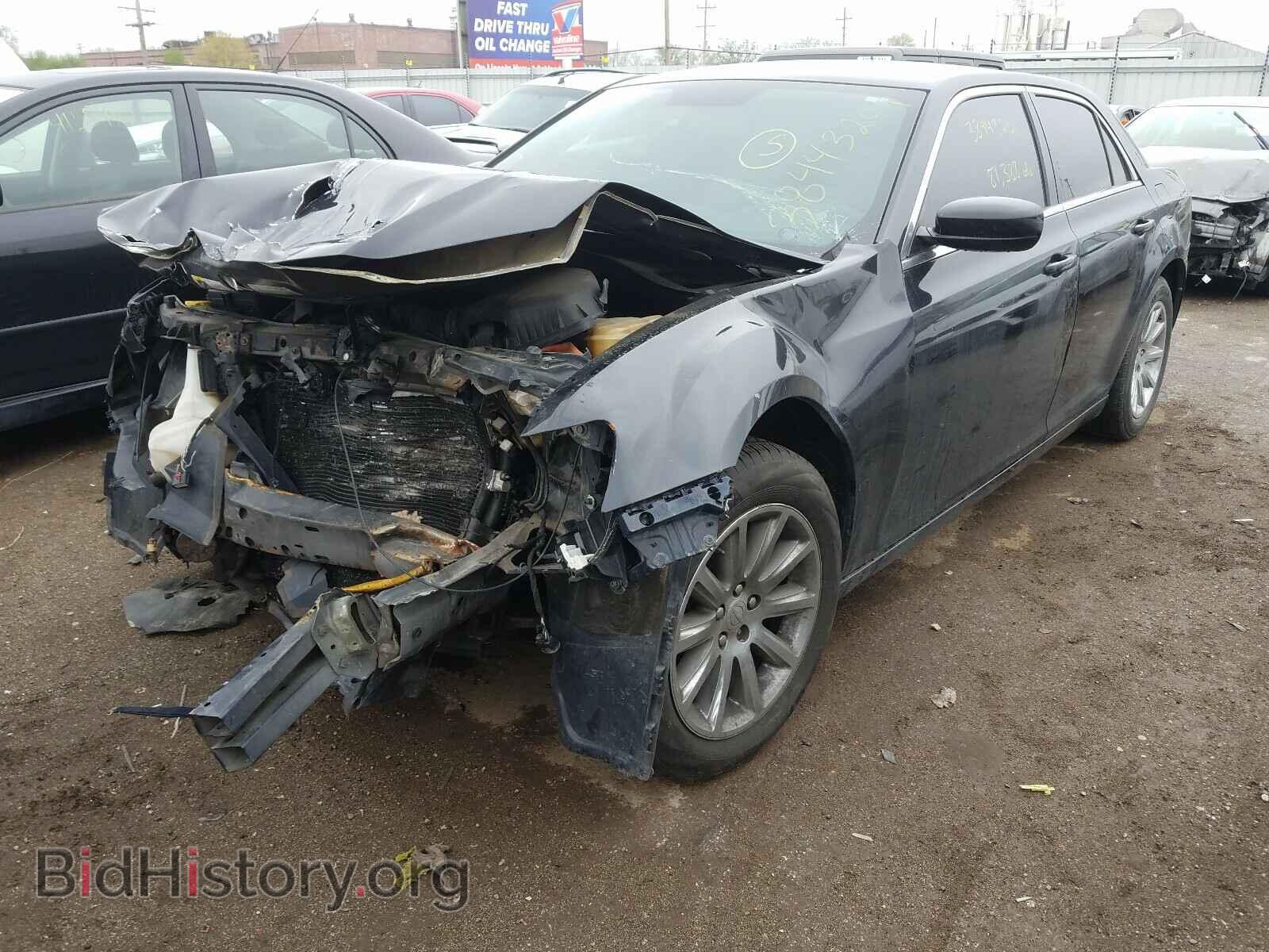 2013 CHRYSLER 300 - VIN: 2C3CCAAG1DH539318 - Фото 2