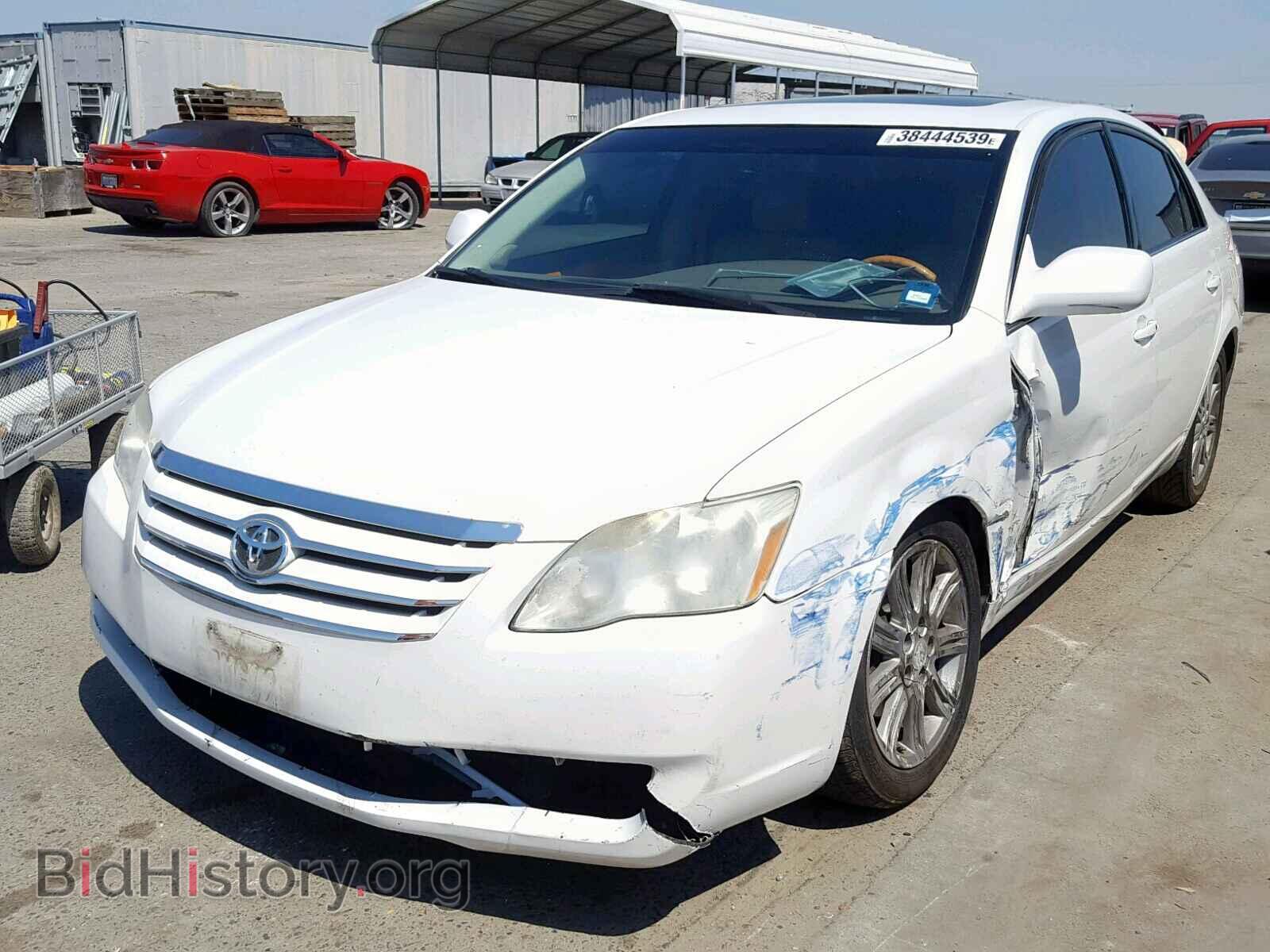 2005 TOYOTA AVALON - VIN: 4T1BK36B35U058564 - Фото 2