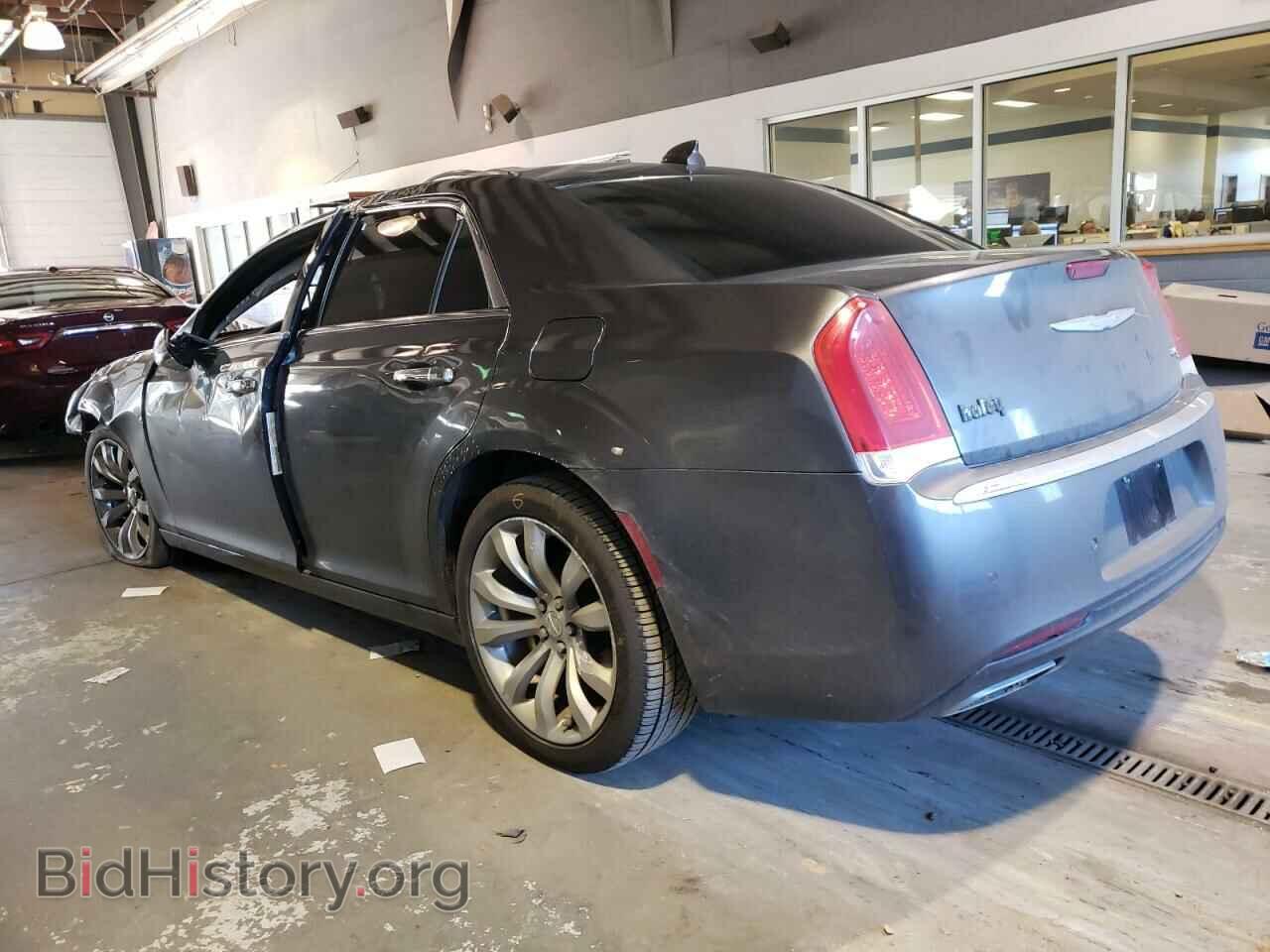 2017 CHRYSLER 300 - VIN: 2C3CCAEG3HH586432 - Фото 2