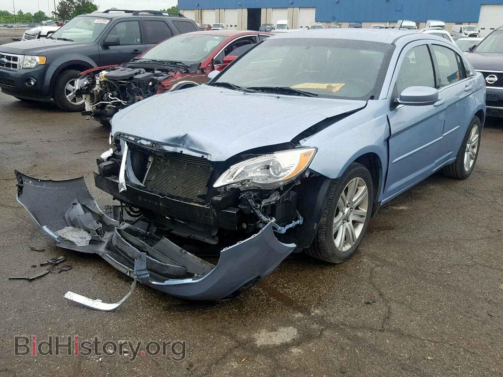 2012 CHRYSLER 200 - VIN: 1C3CCBAB2CN204729 - Фото 2