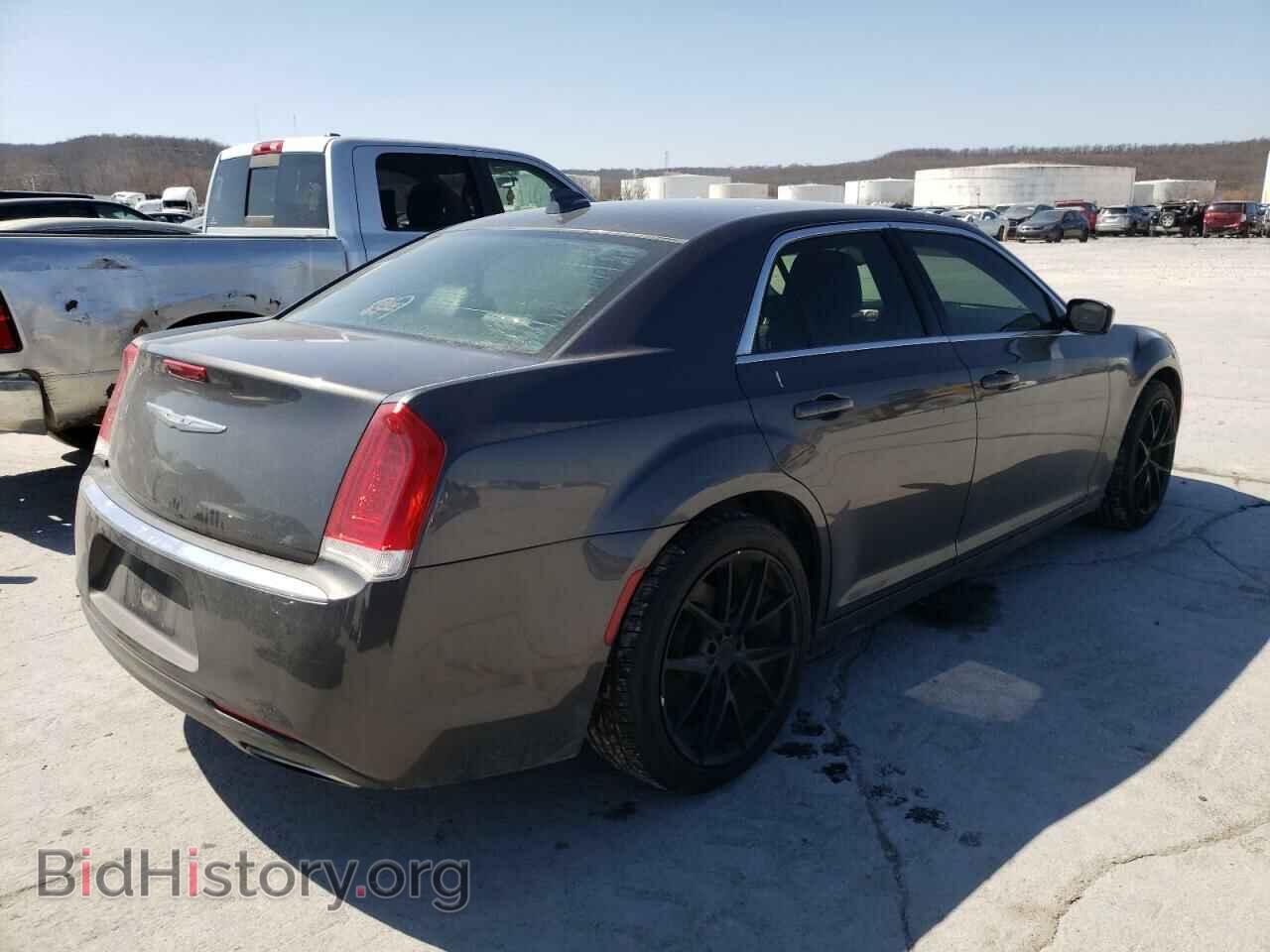 2016 CHRYSLER 300 - VIN: 2C3CCAAG0GH324890 - Фото 4