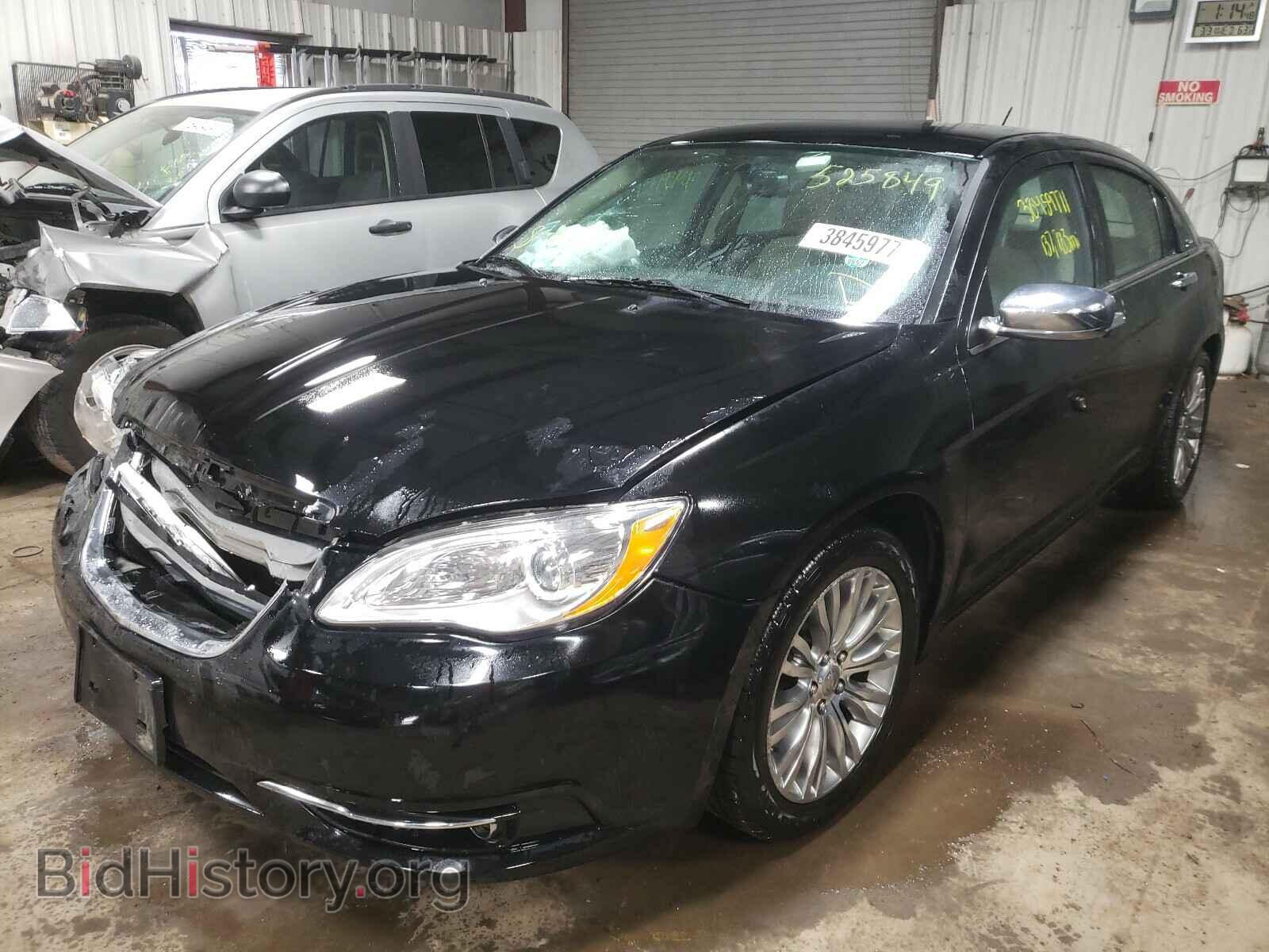 2013 CHRYSLER 200 - VIN: 1C3CCBCG3DN525849 - Фото 2