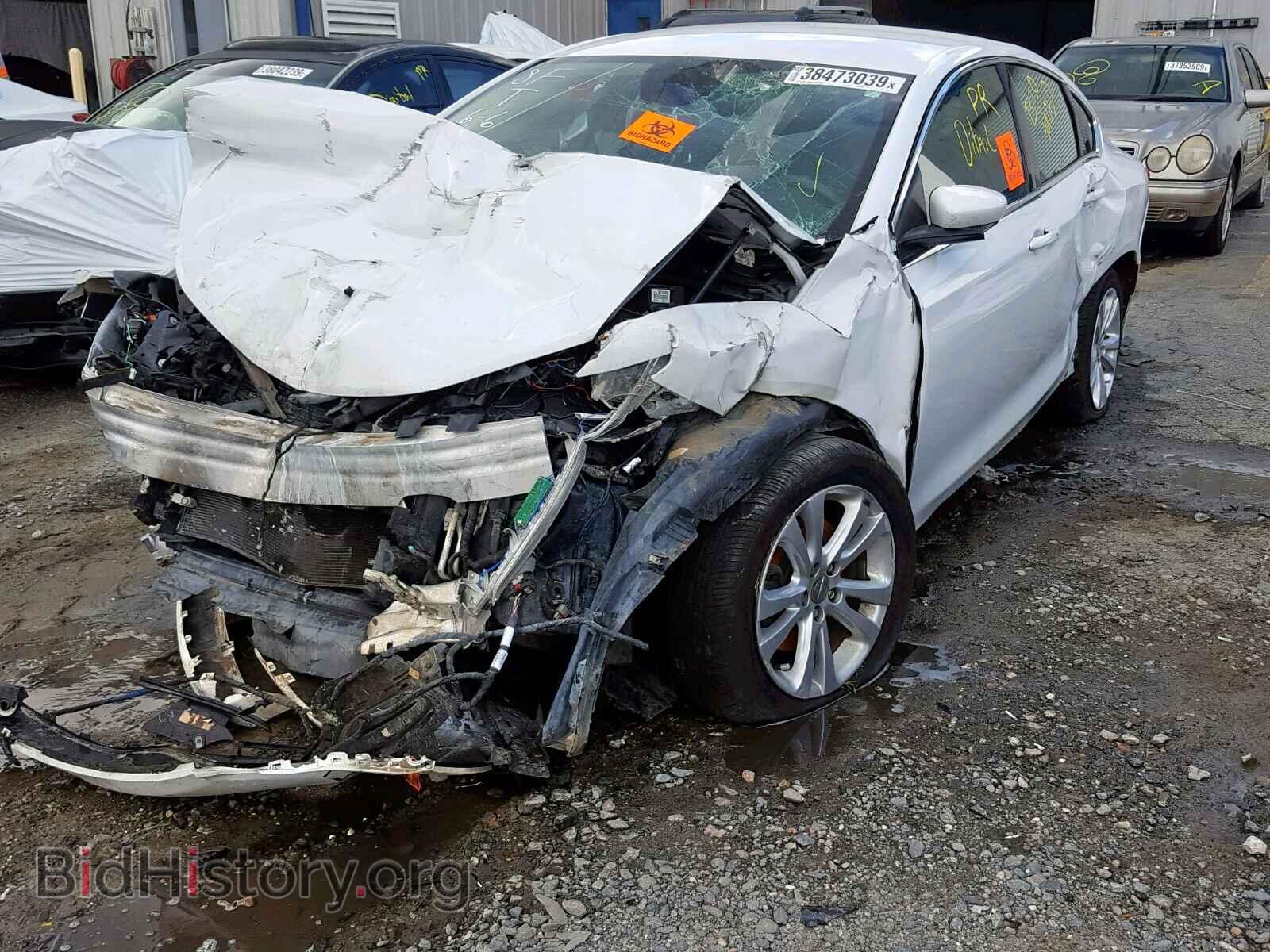 2016 CHRYSLER 200 - VIN: 1C3CCCAB9GN104459 - Photo 2