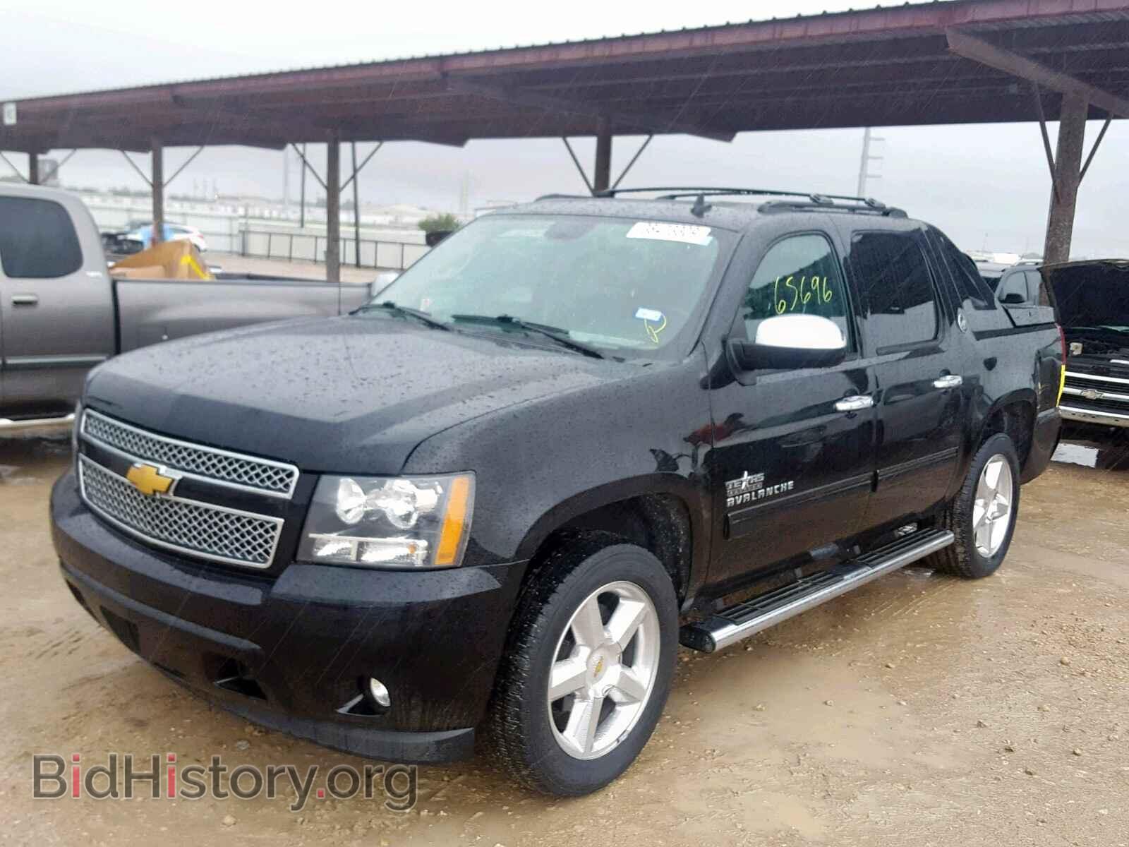 2013 CHEVROLET AVALANCHE - VIN: 3GNMCFE02DG369987 - Фото 2