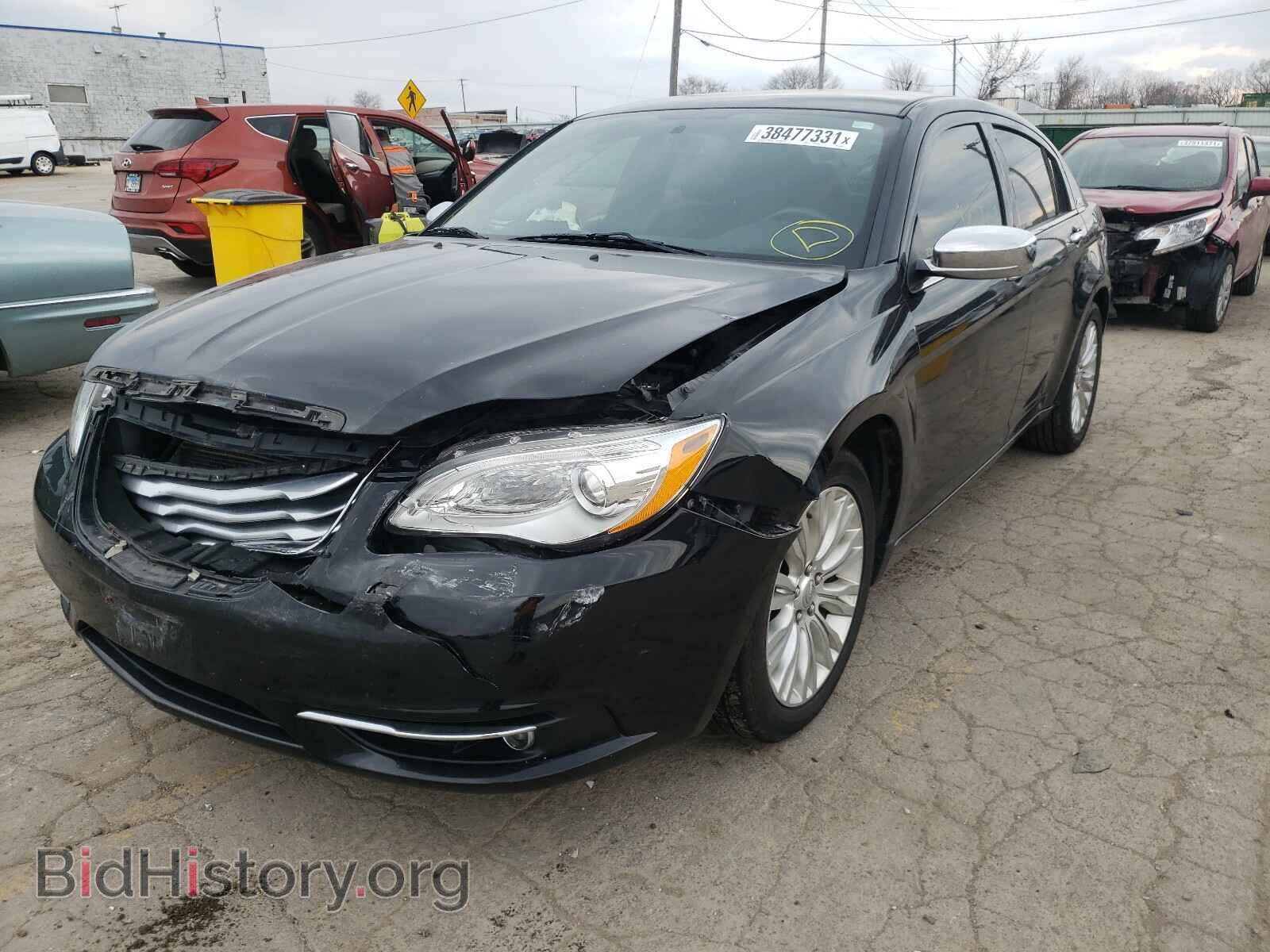 2013 CHRYSLER 200 - VIN: 1C3CCBCG4DN546810 - Фото 2