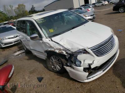 2014 Chrysler MINIVAN Town & COU, white — VIN 2C4RC1CGXER407866, Copart