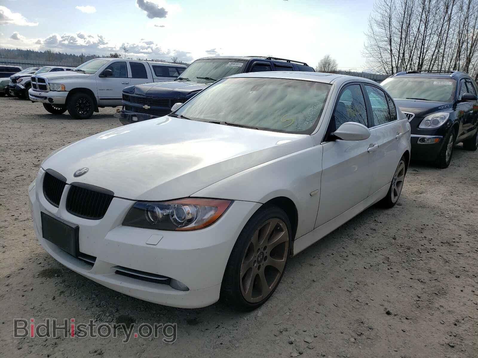 2008 BMW 3 SERIES - VIN: WBAVD53518A010070 - Фото 2