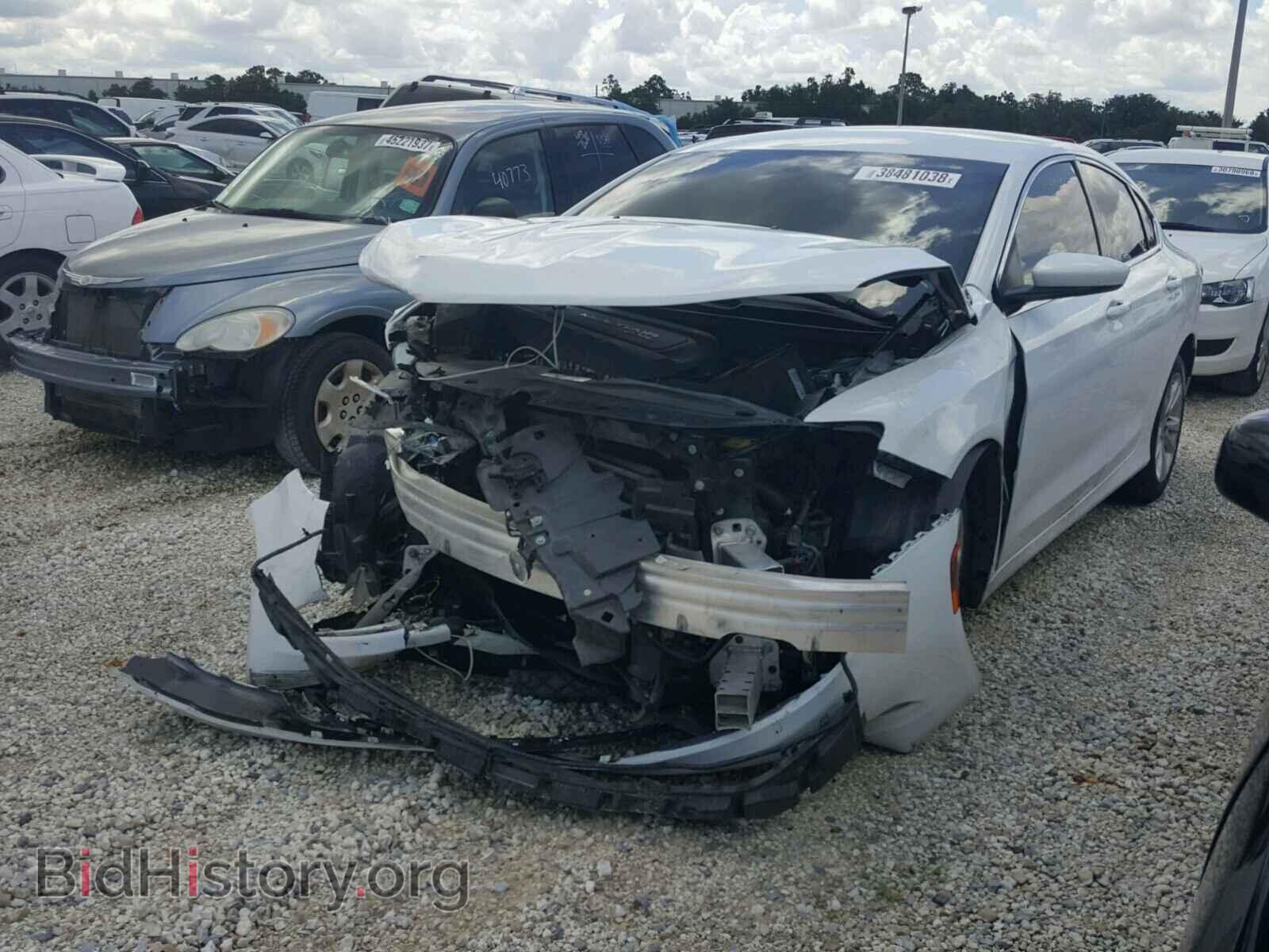 2015 CHRYSLER 200 - VIN: 1C3CCCABXFN637841 - Photo 2