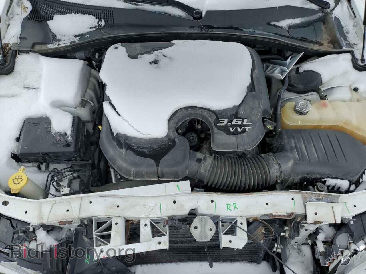 2016 CHRYSLER 300 - VIN: 2C3CCAGG1GH175994 - Фото 11