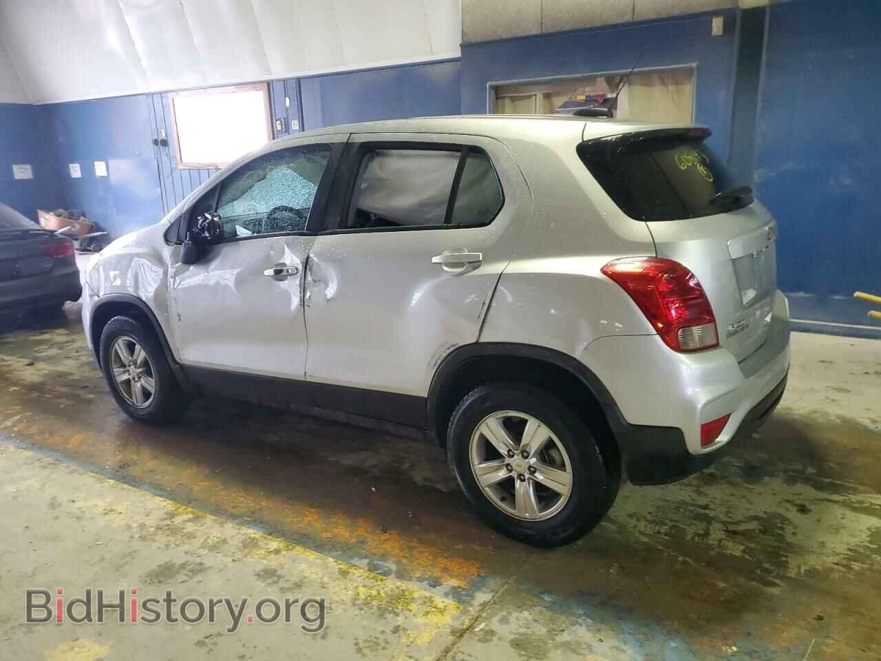 2018 CHEVROLET TRAX - VIN: KL7CJNSB2JB608143 - Фото 2