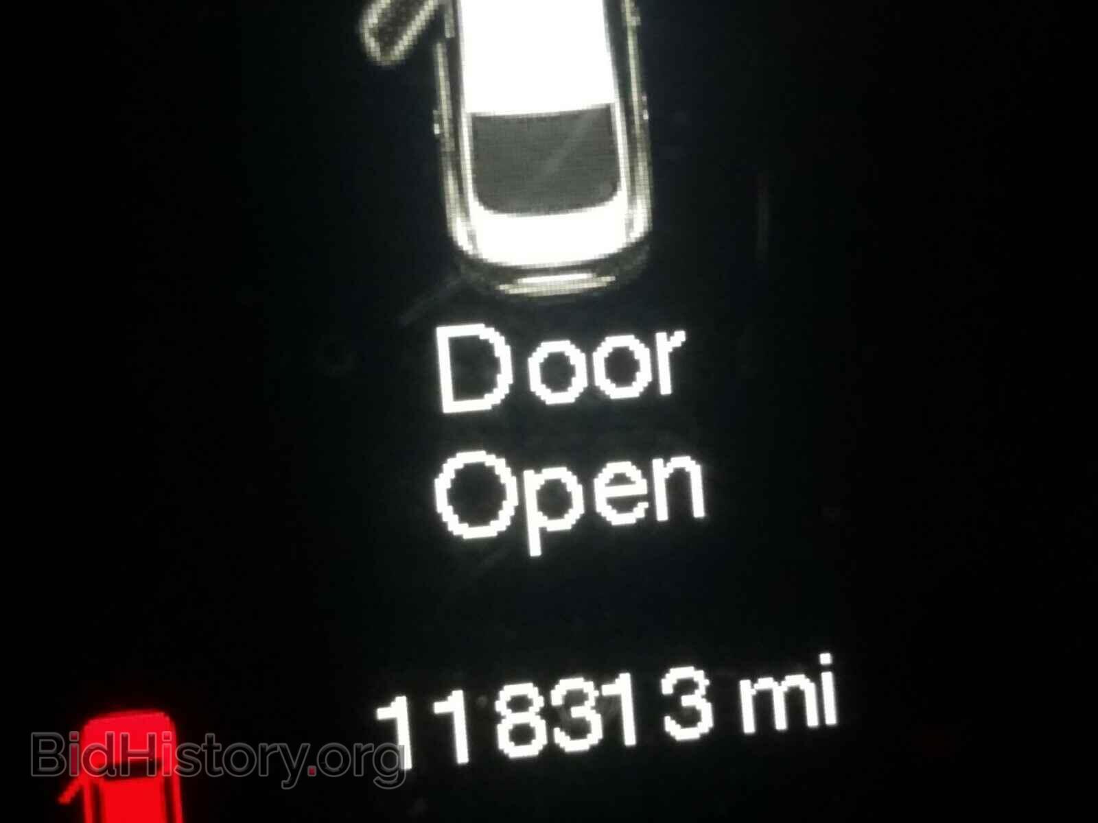 2015 CHRYSLER 200 - VIN: 1C3CCCAB3FN608066 - Фото 8
