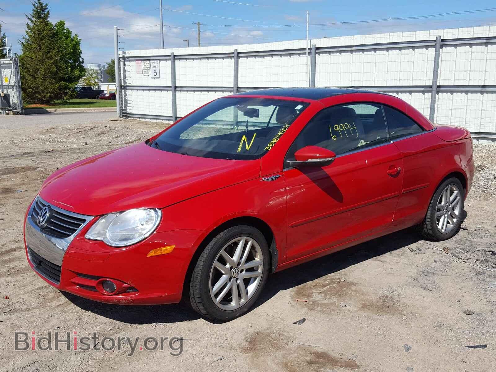 2010 VOLKSWAGEN EOS - VIN: WVWFA7AH5AV011519 - Фото 2