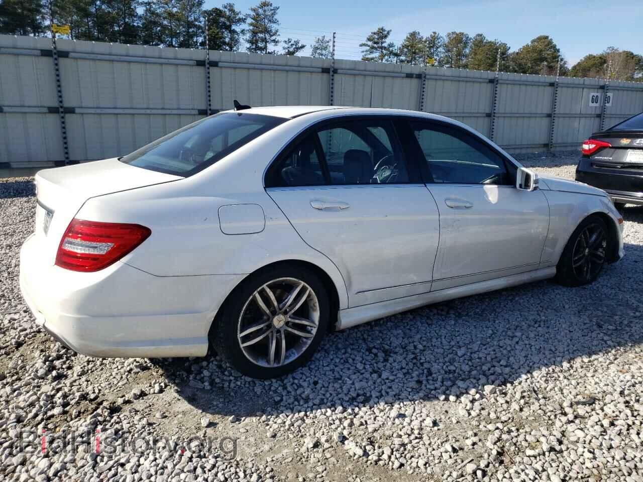 2013 MERCEDES-BENZ C-CLASS - VIN: WDDGF4HB3DR266324 - Фото 3