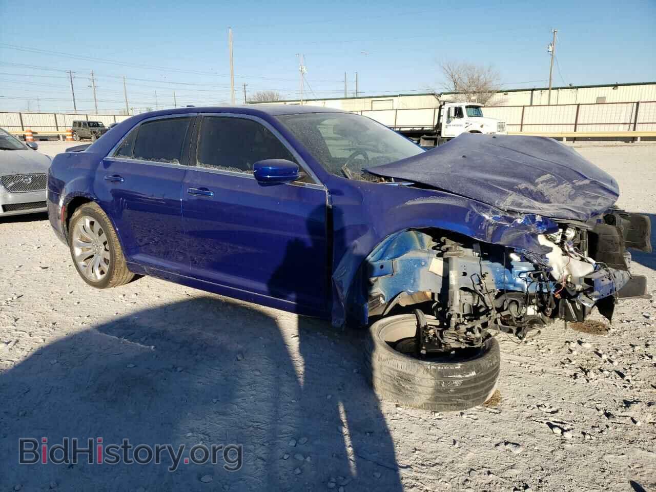 2019 CHRYSLER 300 - VIN: 2C3CCAAG0KH542594 - Фото 4