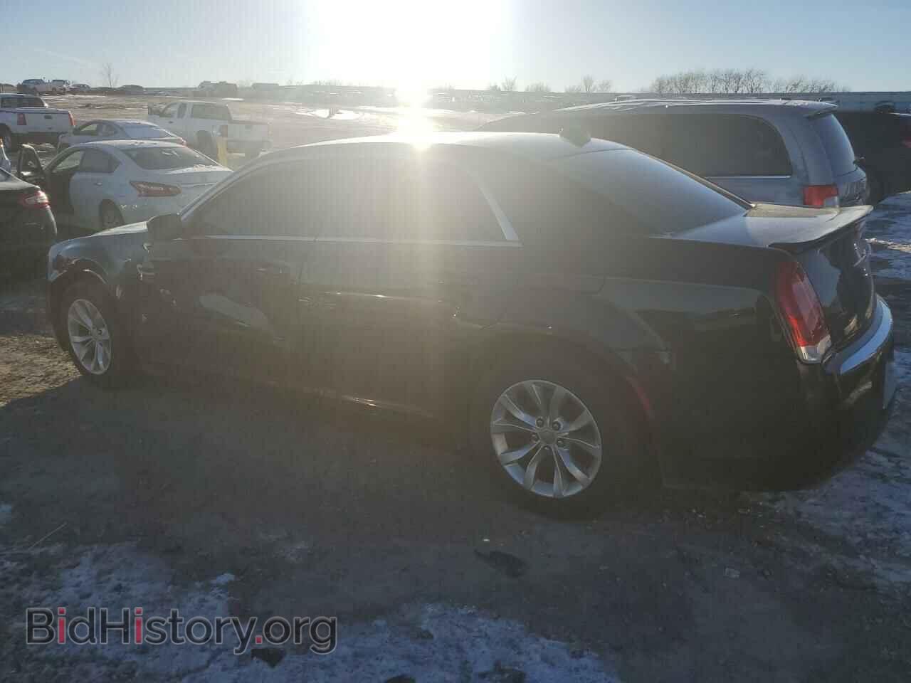 2016 CHRYSLER 300 - VIN: 2C3CCAAGXGH197744 - Фото 2