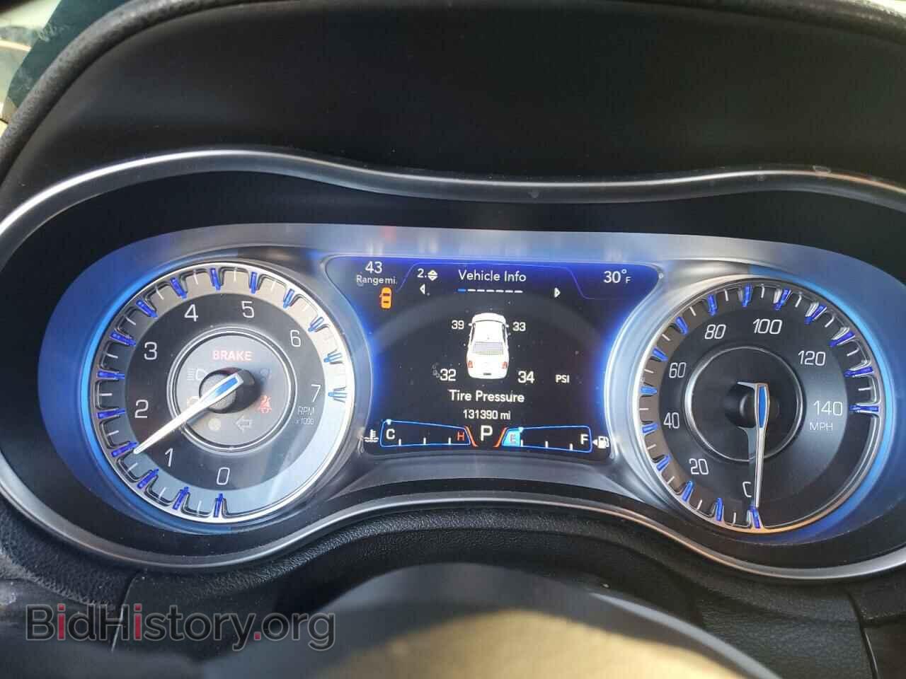 2016 CHRYSLER 300 - VIN: 2C3CCAAGXGH197744 - Фото 9