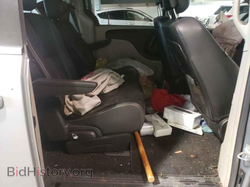 2016 Chrysler MINIVAN (VIN 2C4RC1BG3GR141496) — photo 6 of 10