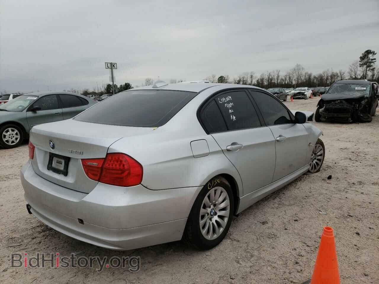 2009 BMW 3 SERIES - VIN: WBAPH77529NL83146 - Фото 4