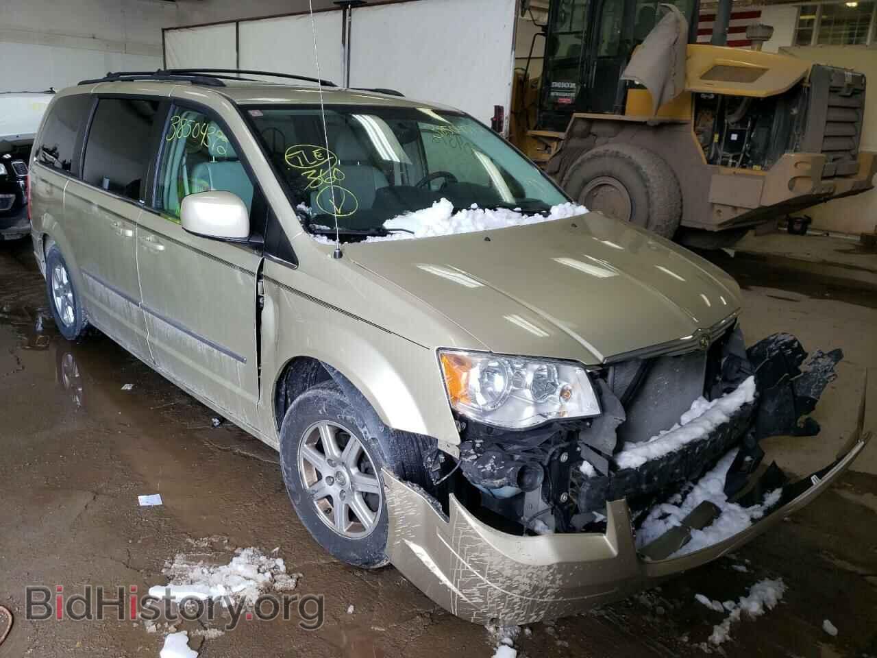 Photo 2A4RR8DX8AR377017 - CHRYSLER MINIVAN 2010