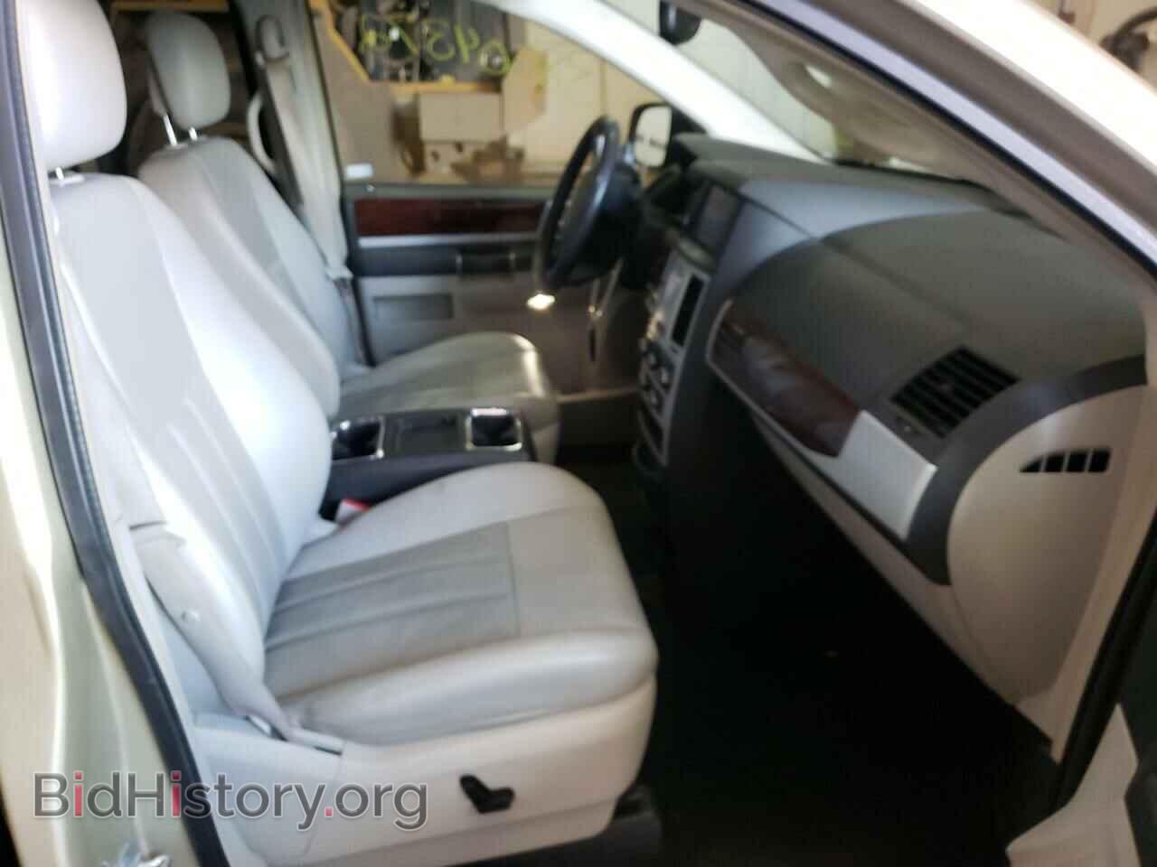 2010 CHRYSLER MINIVAN - VIN: 2A4RR8DX8AR377017 - Photo 5