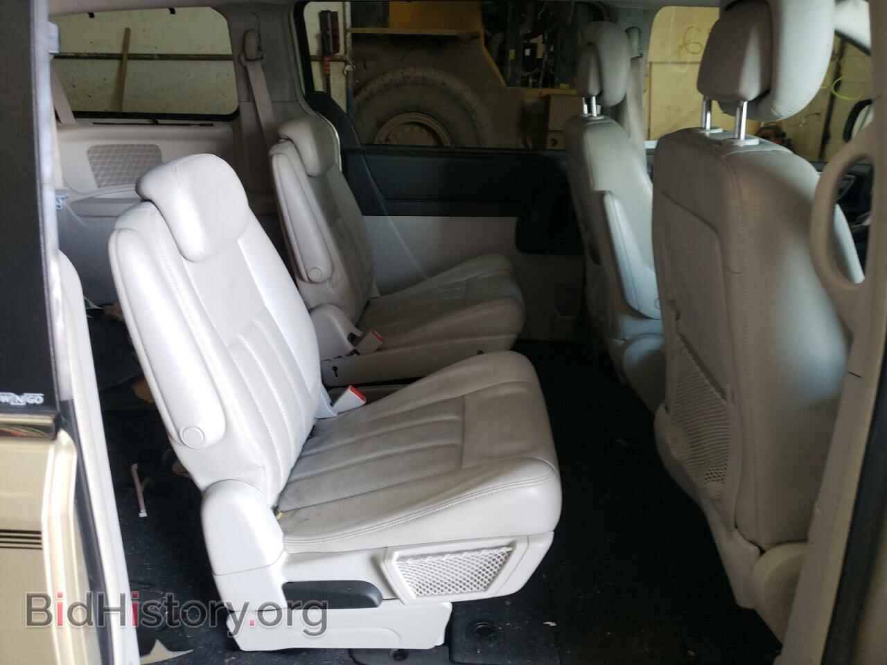2010 CHRYSLER MINIVAN - VIN: 2A4RR8DX8AR377017 - Photo 6