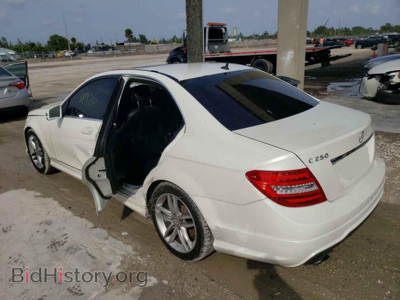 2014 MERCEDES-BENZ C-CLASS - VIN: WDDGF4HB7EA958697 - Фото 3