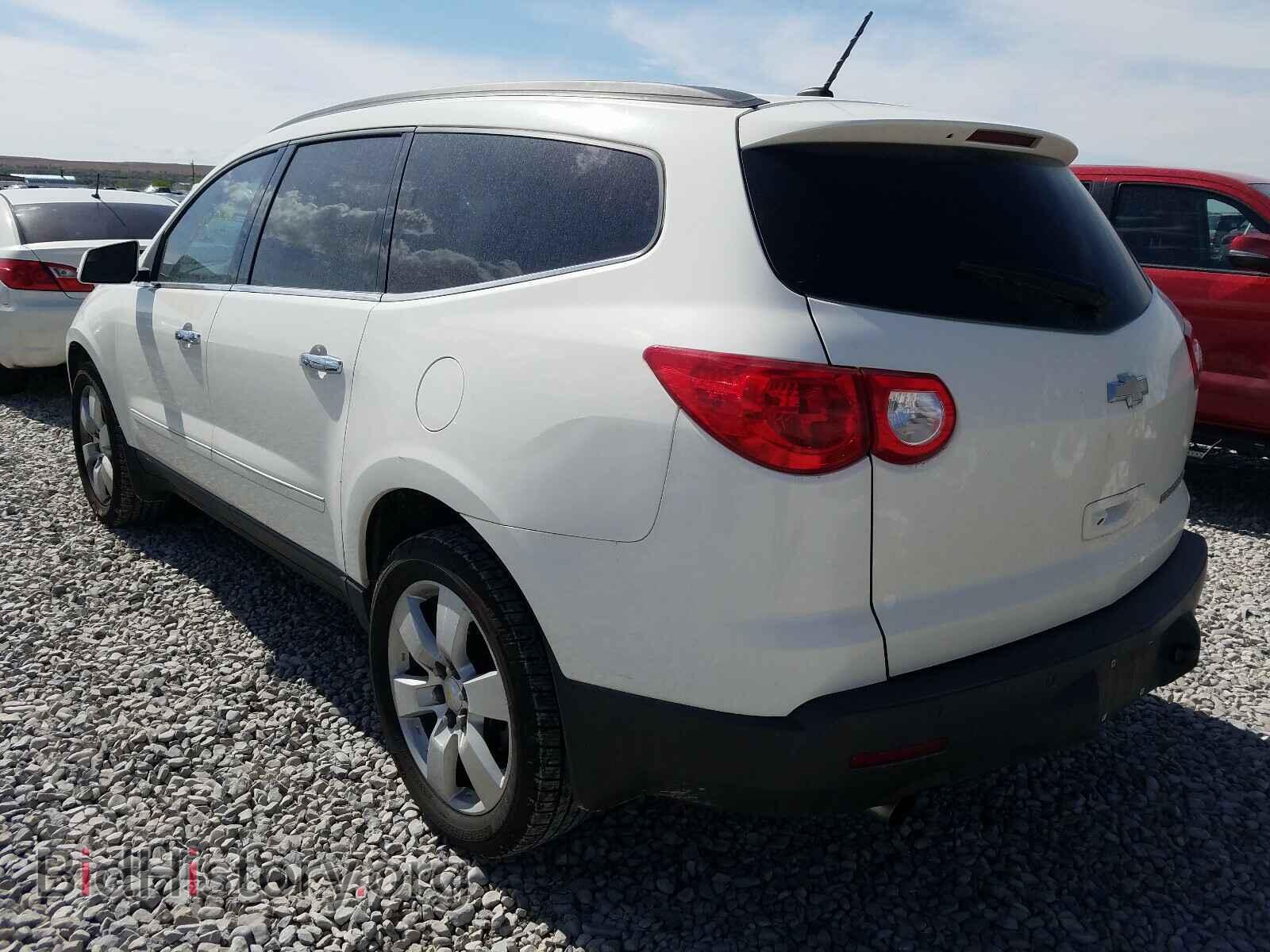 2010 CHEVROLET TRAVERSE - VIN: 1GNLRHED6AJ201319 - Фото 3
