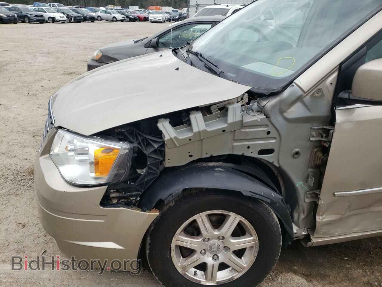 2009 CHRYSLER MINIVAN - VIN: 2A8HR54X59R607374 - Фото 9