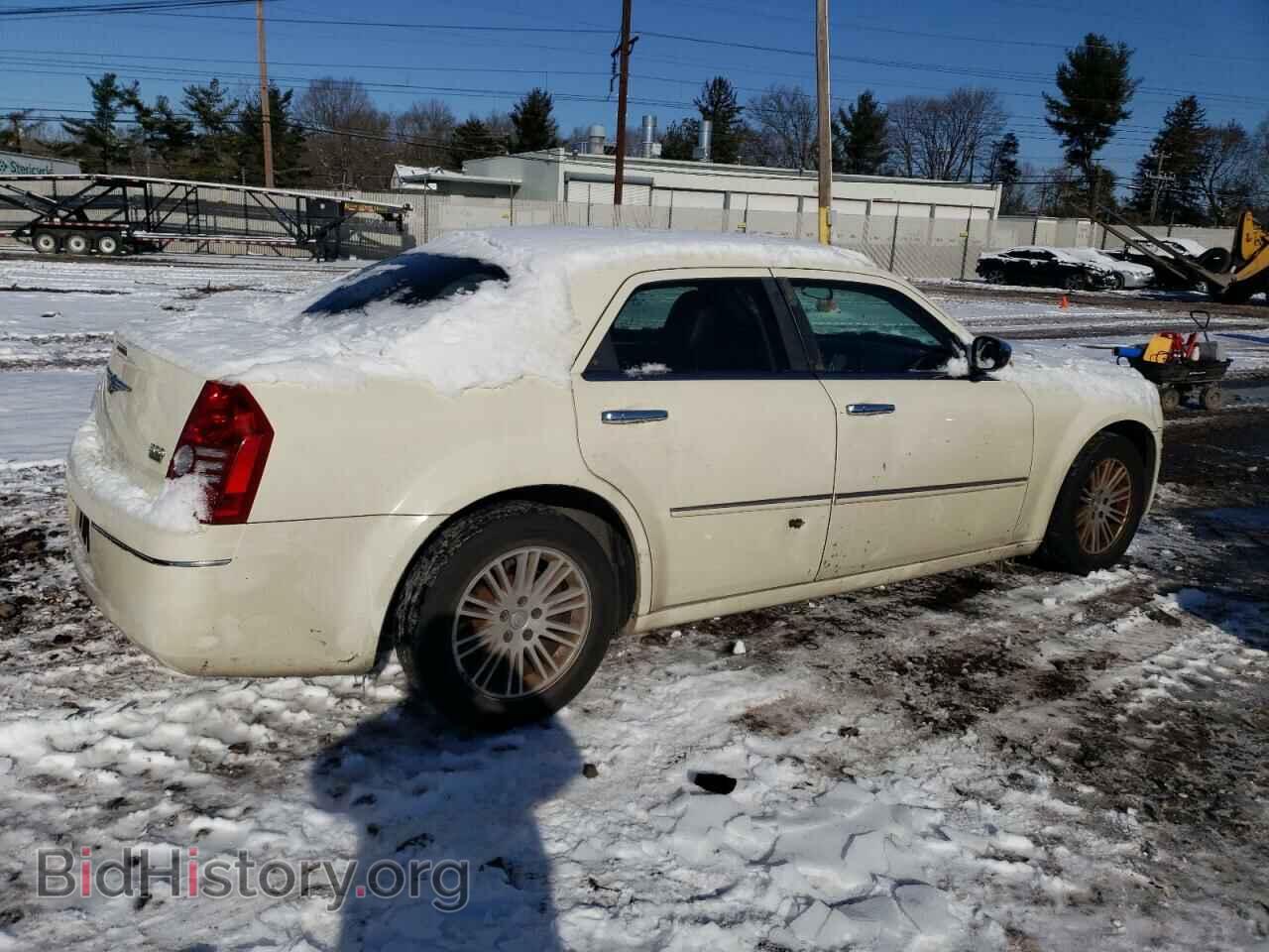 2010 CHRYSLER 300 - VIN: 2C3CA5CVXAH327814 - Фото 3