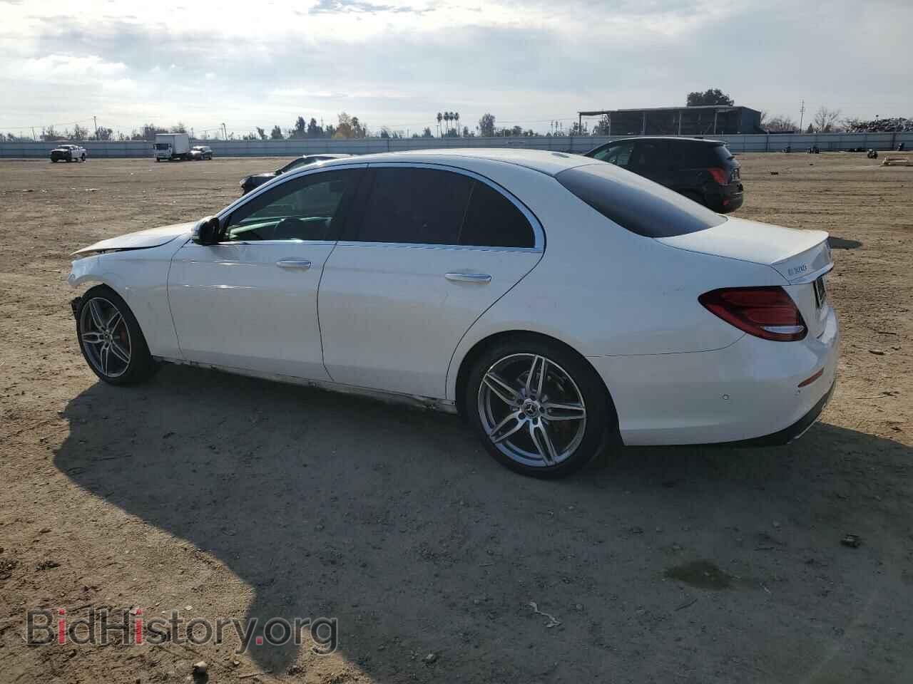 2017 MERCEDES-BENZ E-CLASS - VIN: WDDZF4JB4HA255579 - Фото 2