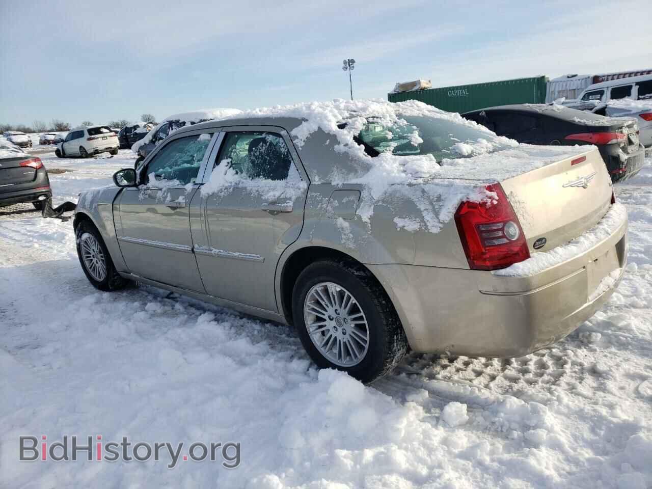 2009 CHRYSLER 300 - VIN: 2C3KA43D89H517295 - Фото 2