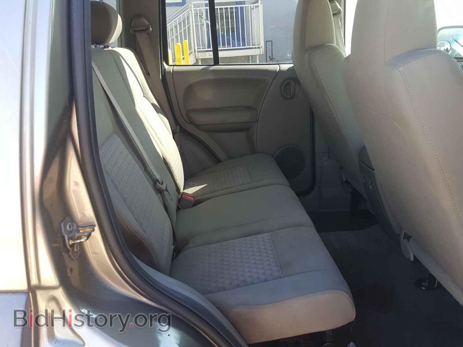 2005 JEEP LIBERTY - VIN: 1J4GL48595W700174 - Фото 6