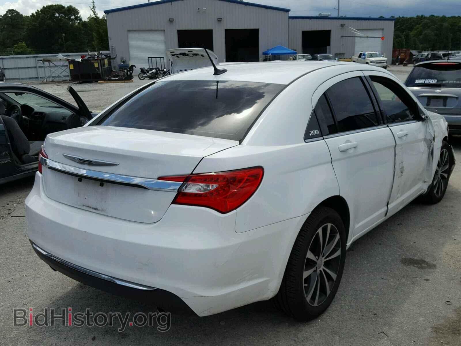 2012 CHRYSLER 200 - VIN: 1C3CCBHG4CN250841 - Фото 4