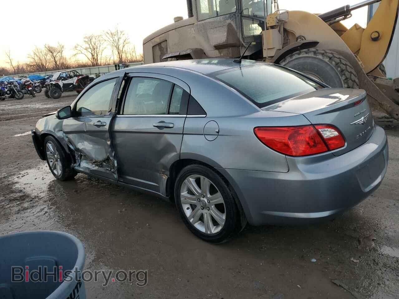 2010 CHRYSLER SEBRING - VIN: 1C3CC5FV7AN110654 - Фото 2