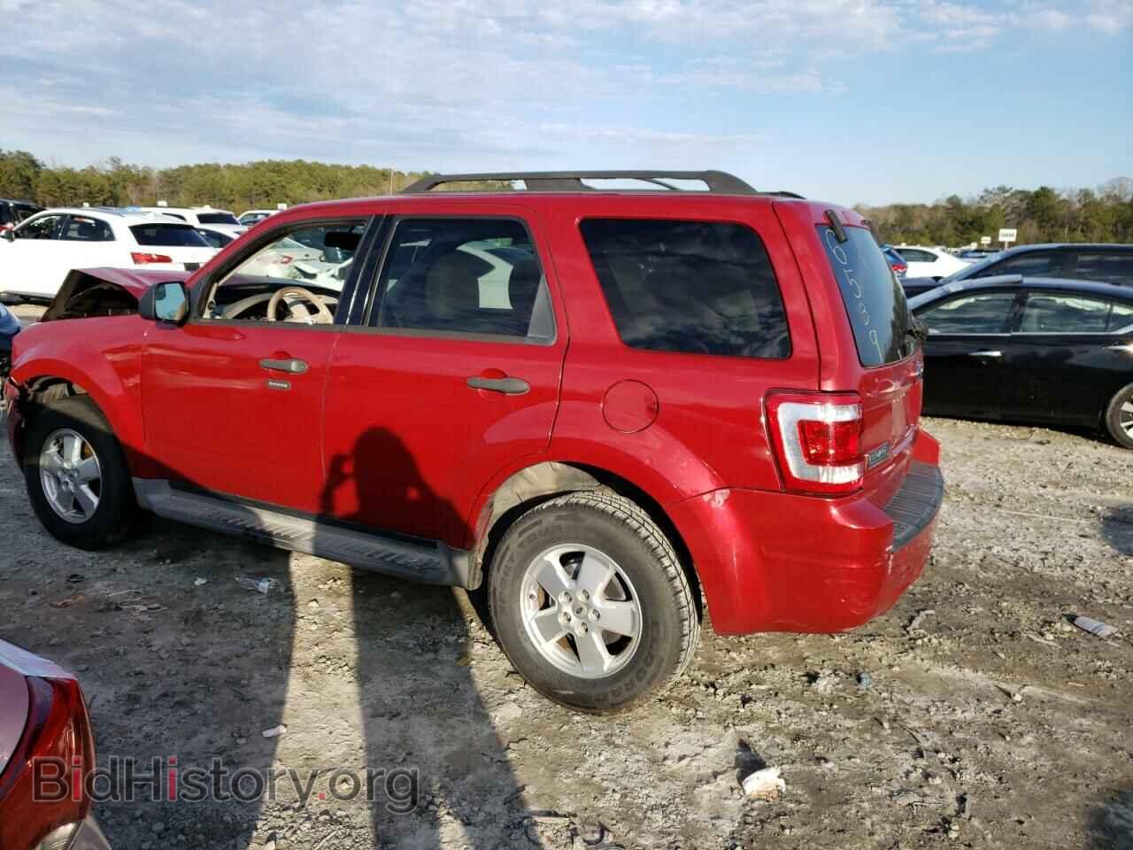 2011 FORD ESCAPE - VIN: 1FMCU0D70BKA36539 - Фото 2