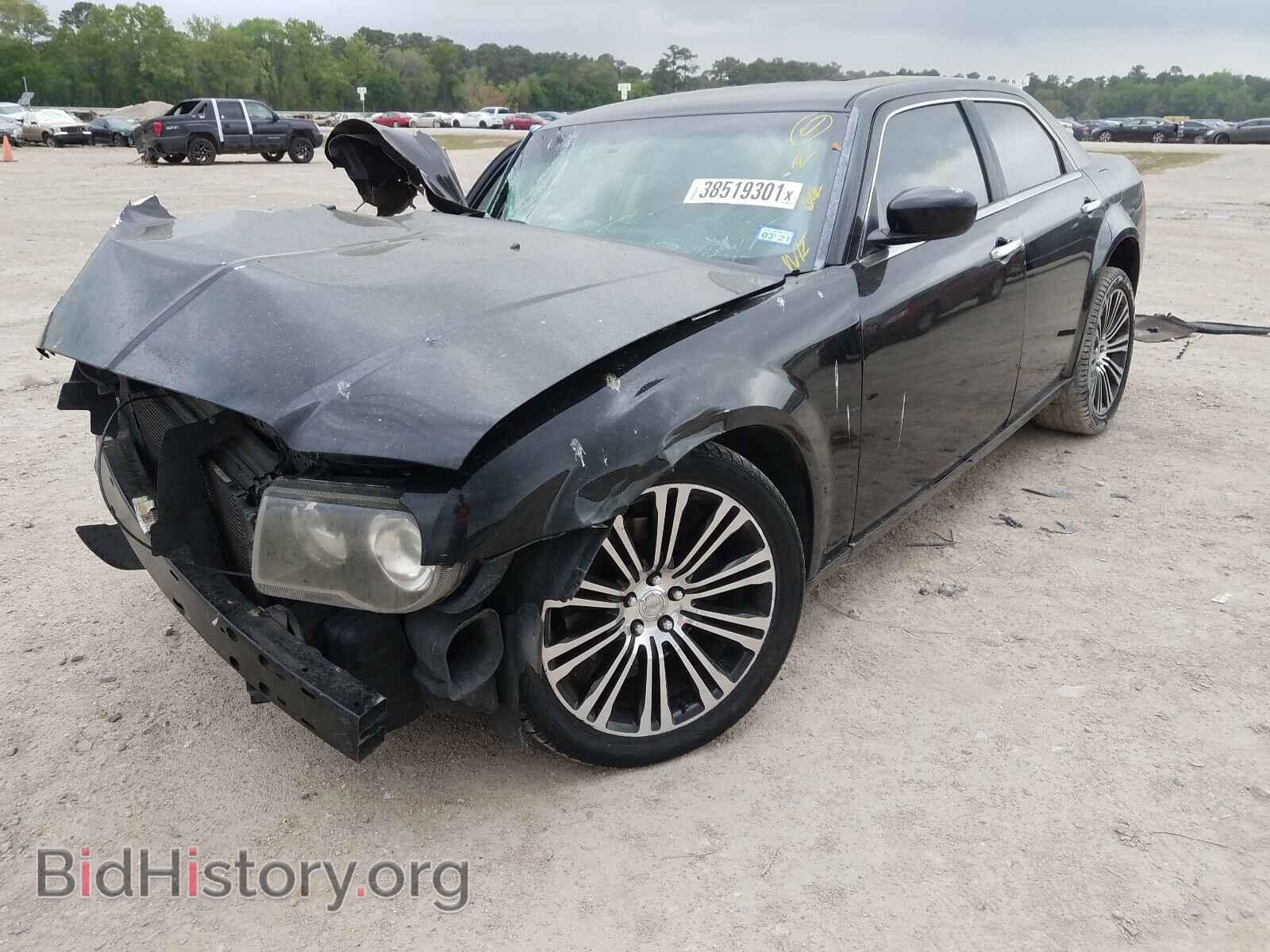2010 CHRYSLER 300 - VIN: 2C3CA9CT5AH318329 - Фото 2
