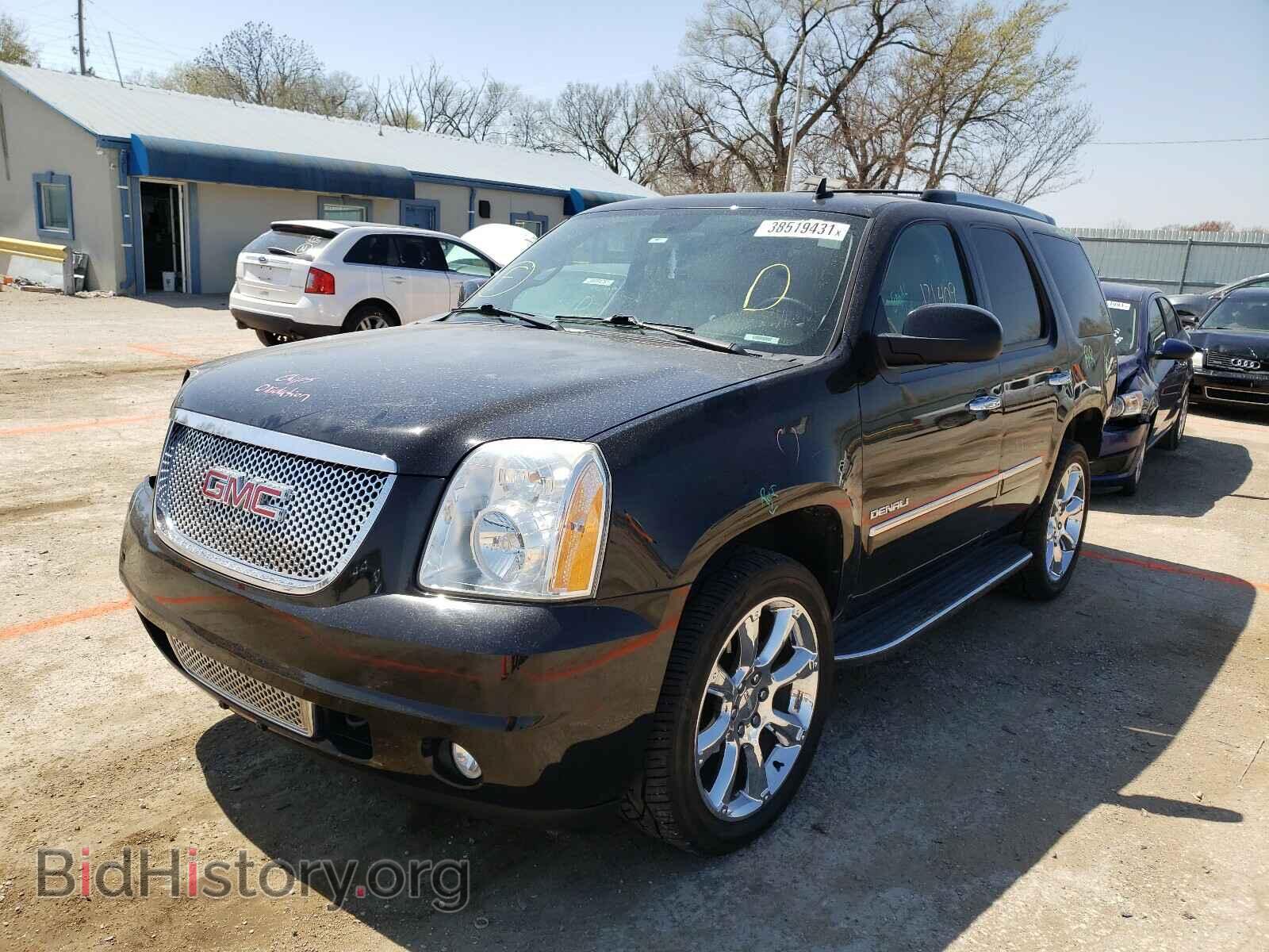 2013 GMC YUKON - VIN: 1GKS1EEF7DR305601 - Фото 2