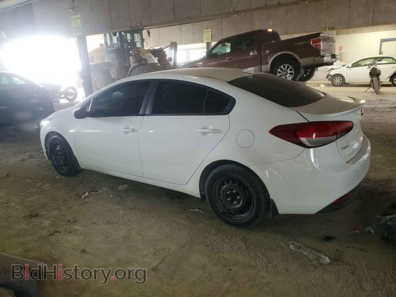 2017 KIA FORTE - VIN: 3KPFK4A77HE013659 - Фото 2