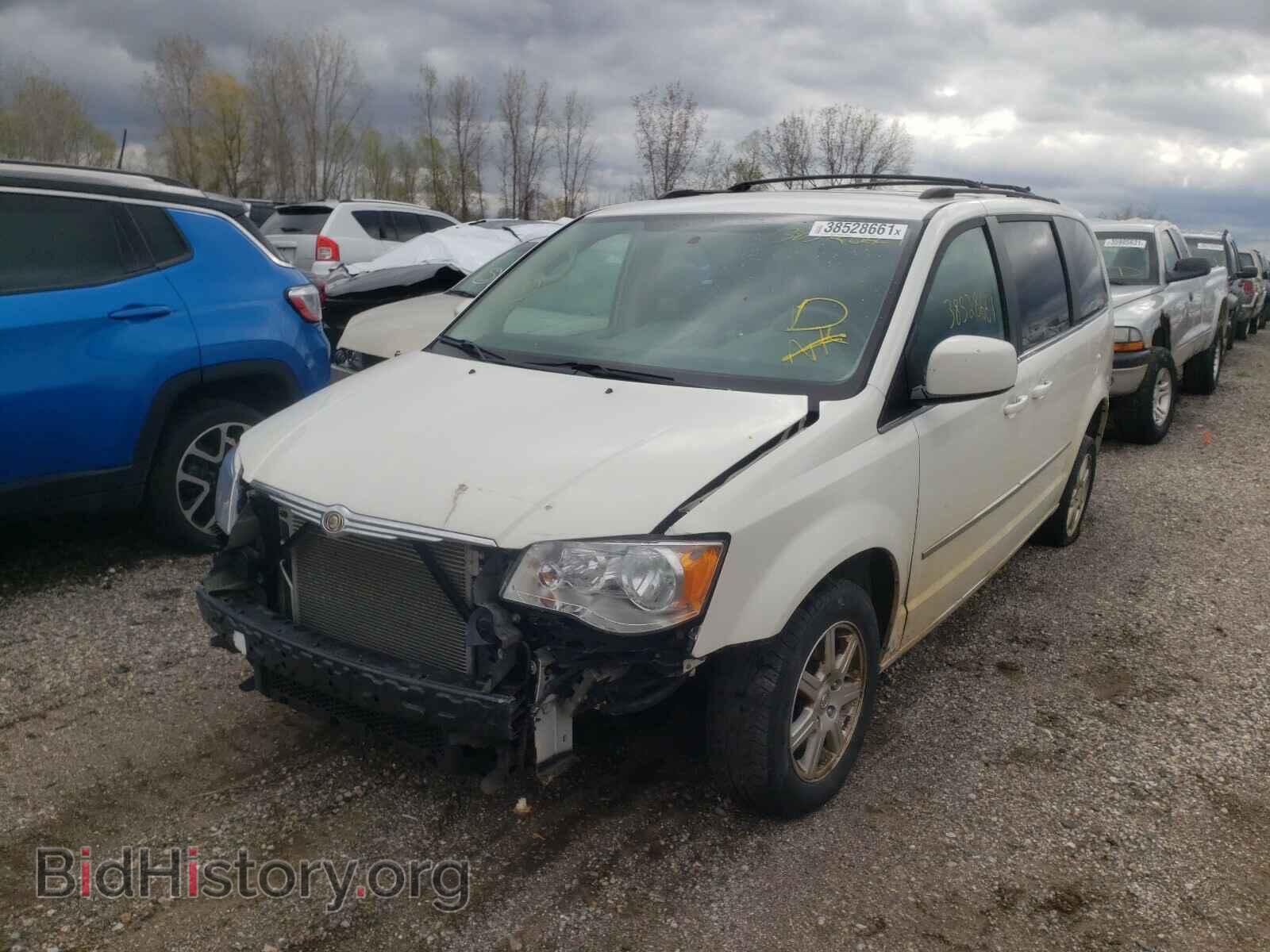 2010 CHRYSLER MINIVAN - VIN: 2A4RR5D1XAR415177 - Фото 2