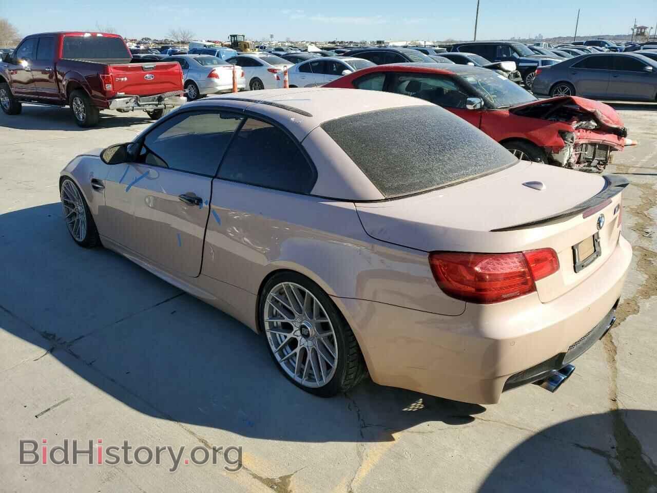 2011 BMW M3 - VIN: WBSDX9C59BE399434 - Фото 2
